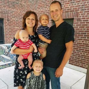 Meet your Posher, Levi